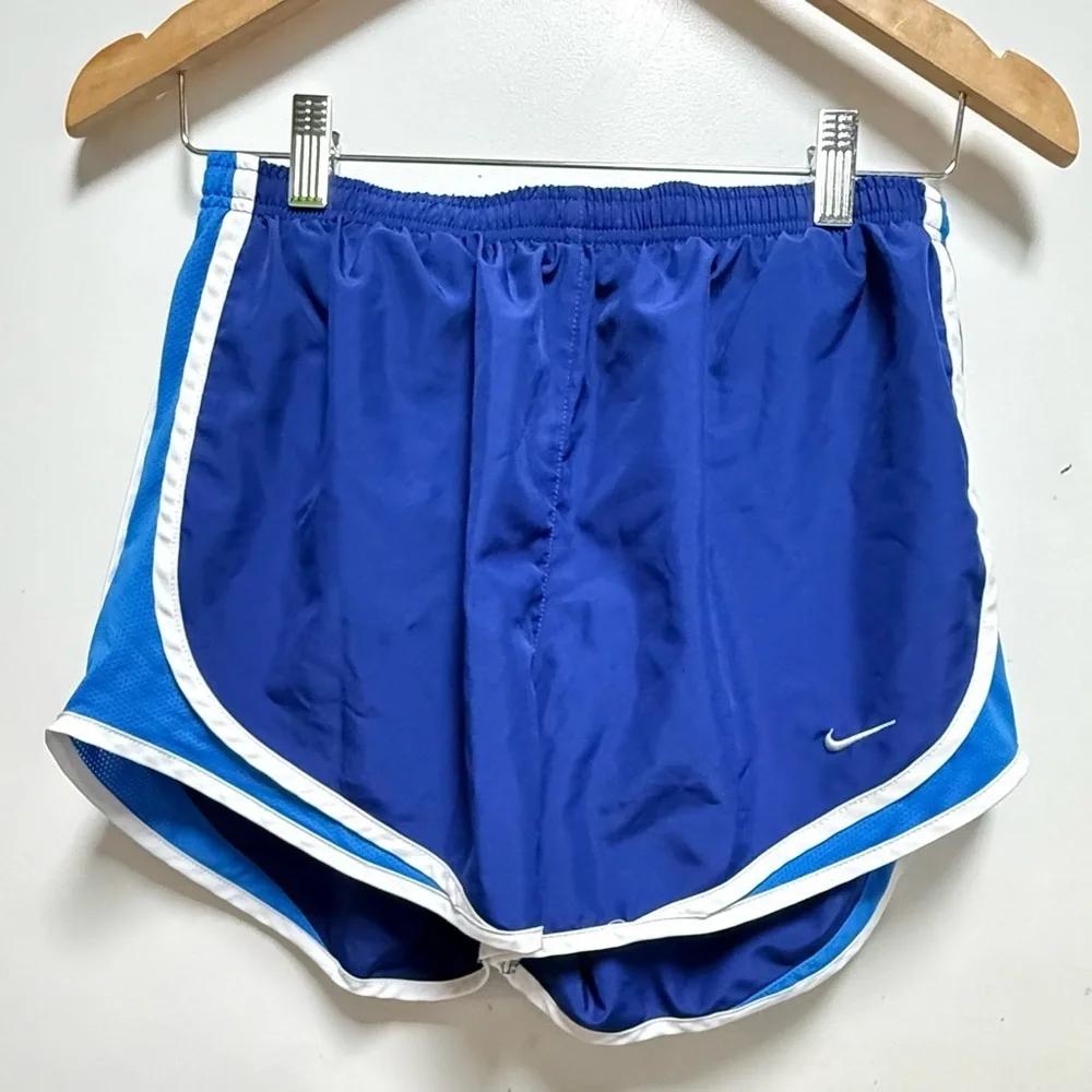 Nike Women's Dri-FIT Tempo Running Shorts  Size M